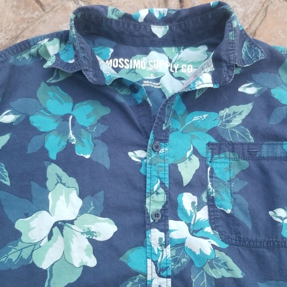 Shirt - Picture 3 of 3
